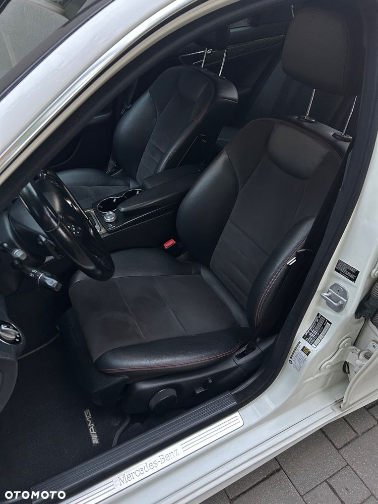 Mercedes-Benz Klasa C 350 CGI BlueEff Elegance - 14