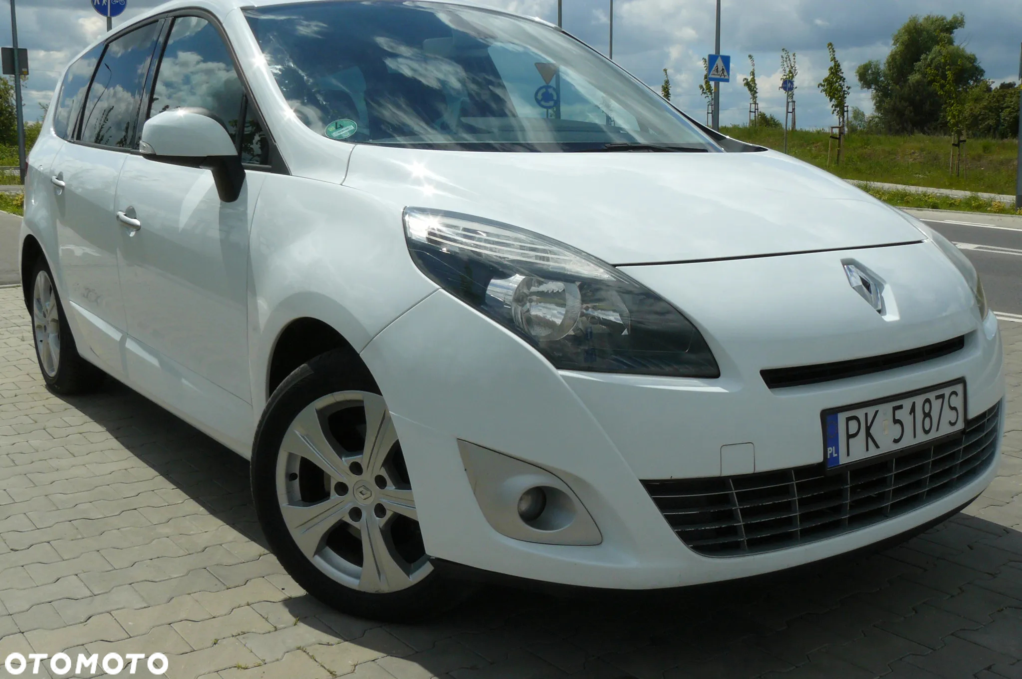 Renault Grand Scenic - 9