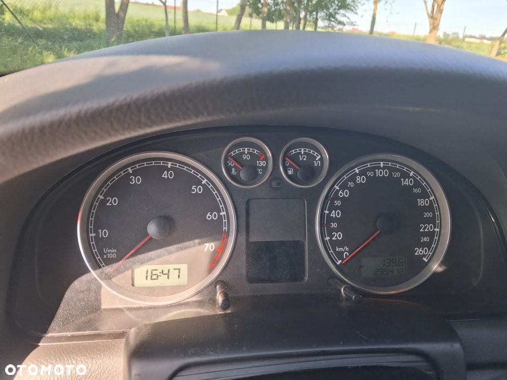 Volkswagen Passat 1.8T Comfortline - 11