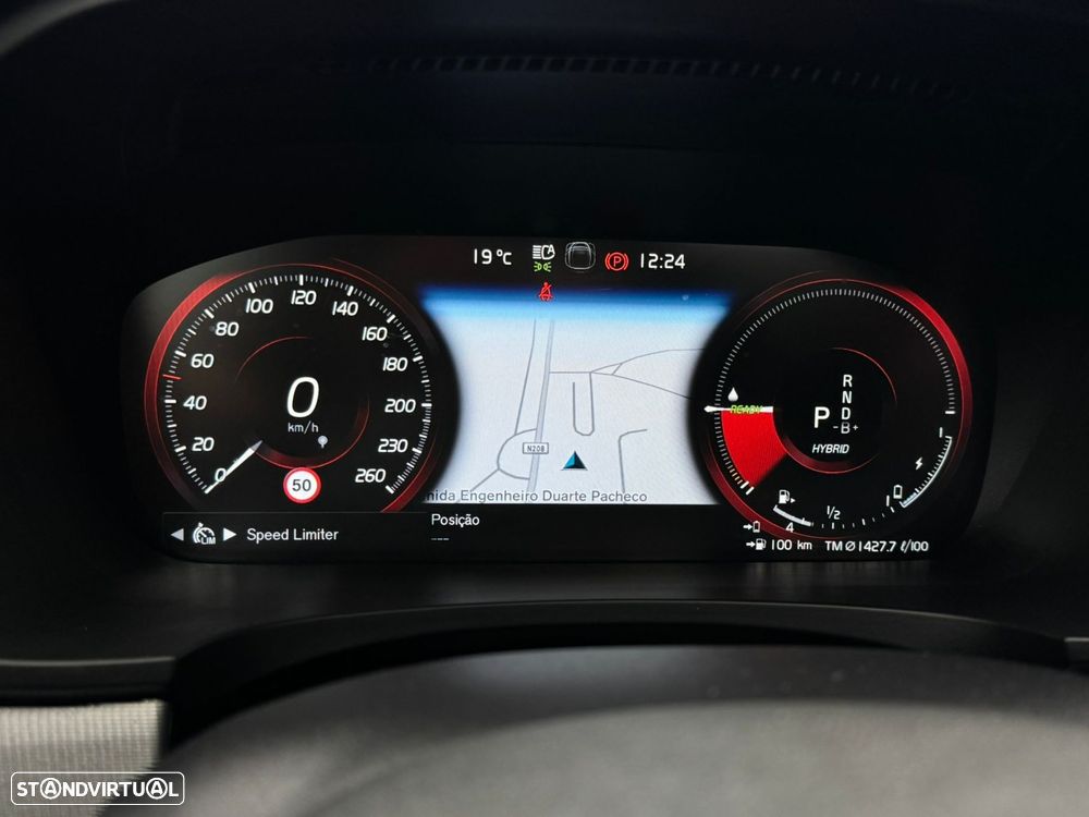 Volvo V90 2.0 T8 PHEV R-Design AWD - 35