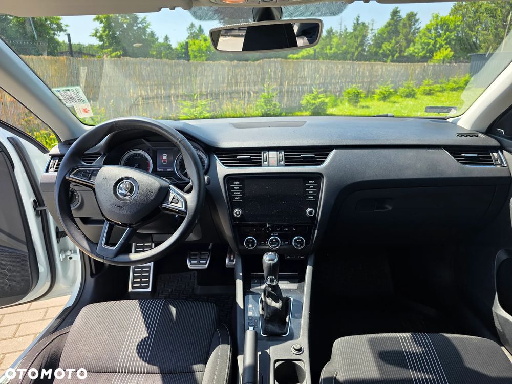 Skoda Octavia 1.4 TSI Clever DSG - 6
