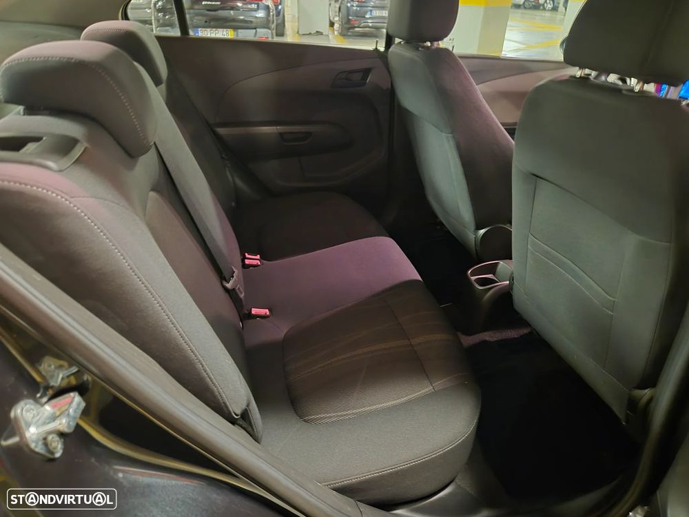 Chevrolet Aveo 1.2 LT Bi-Fuel - 34
