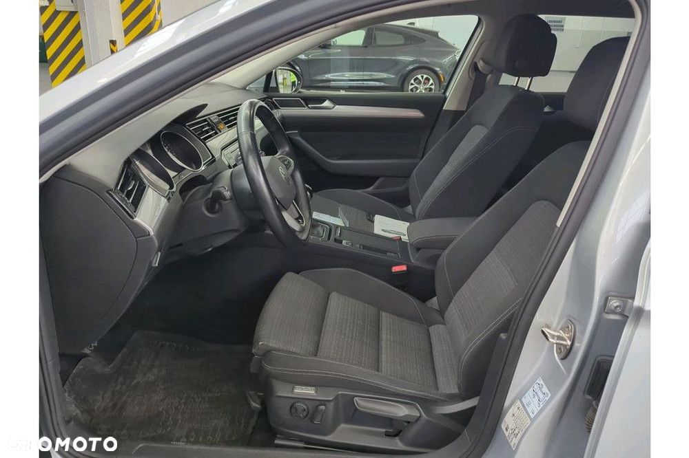 Volkswagen Passat 1.5 TSI EVO Business - 5