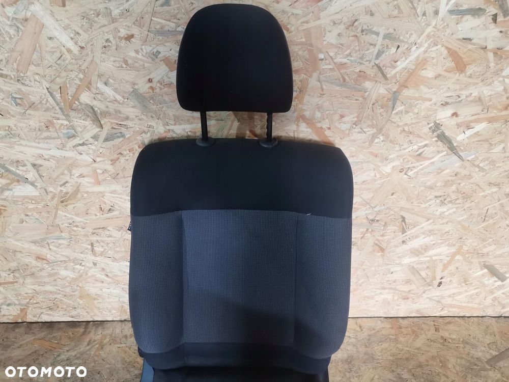 FOTEL PRAWY PASAŻERA CITROEN C4 CACTUS UK GRZANY - 6