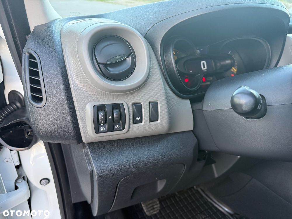 Renault Trafic - 25