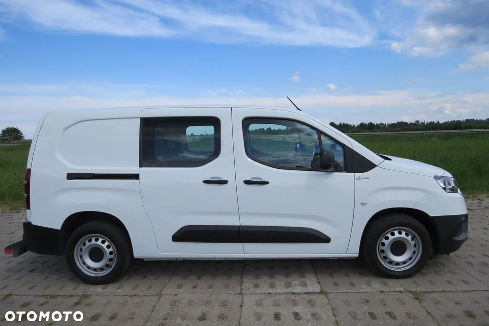 Toyota Proace City 1.2 D-4t 130km A/t Long Brygadówka - 10