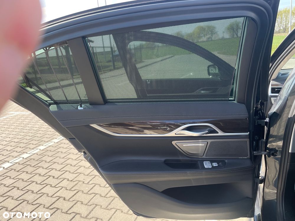 BMW Seria 7 730d xDrive - 18