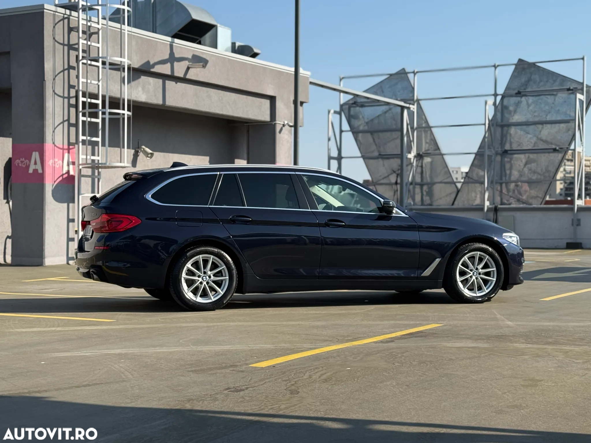BMW Seria 5 520d xDrive AT - 8