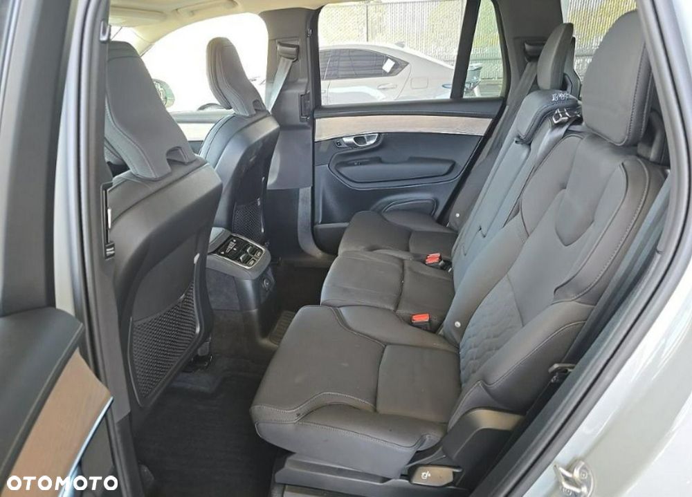 Volvo XC 90 T8 AWD Plug-In Hybrid Plus Bright 7os - 11