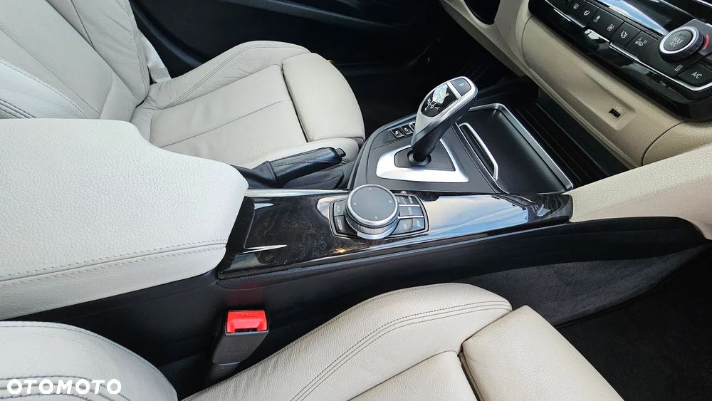 BMW Seria 3 320d Luxury Line - 18