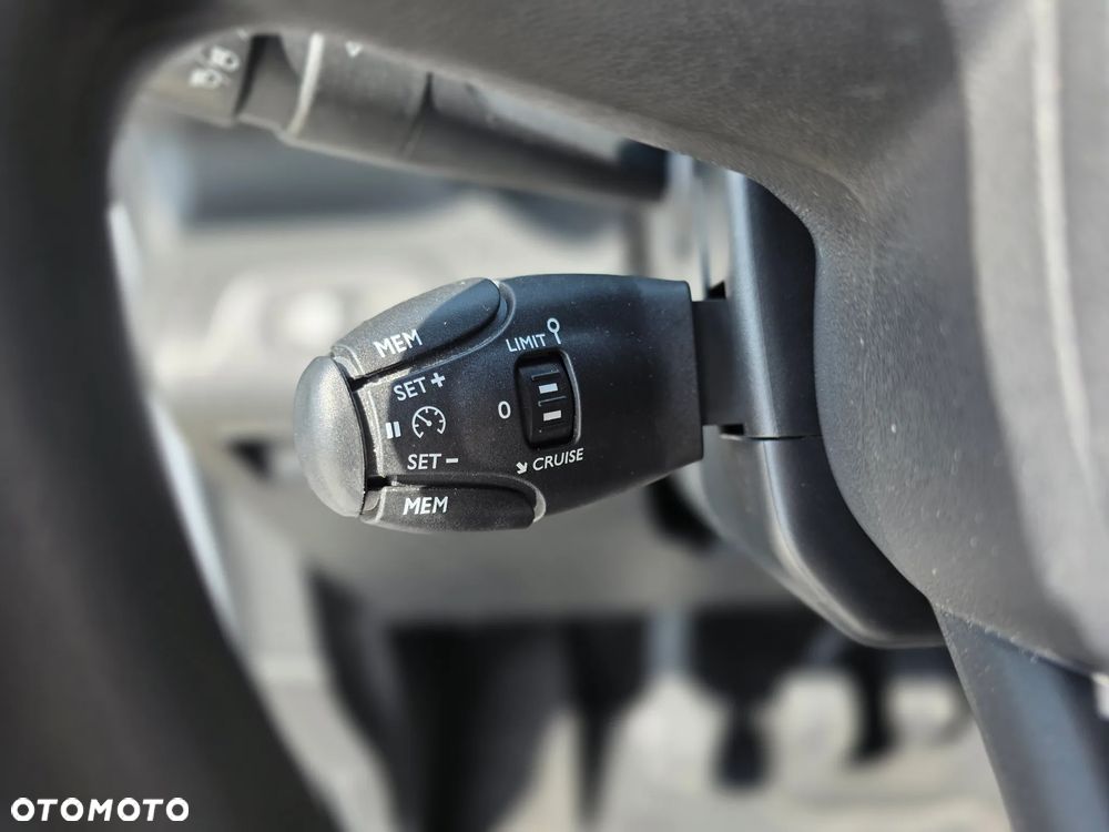 Toyota Proace City Verso 1.2 D-4T Business - 31