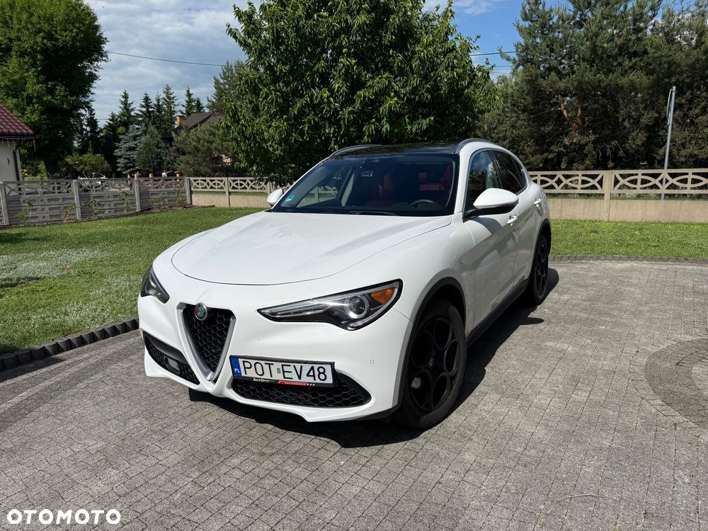 Alfa Romeo Stelvio 2.0 Turbo 16V AT8-Q4 Ti - 1