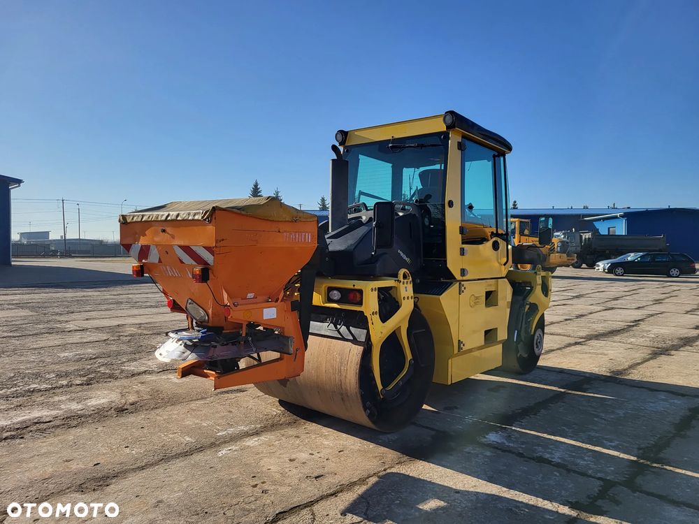 Bomag BW 154 AP 4 AM + rozsypywacz grysu z Niemiec - 6