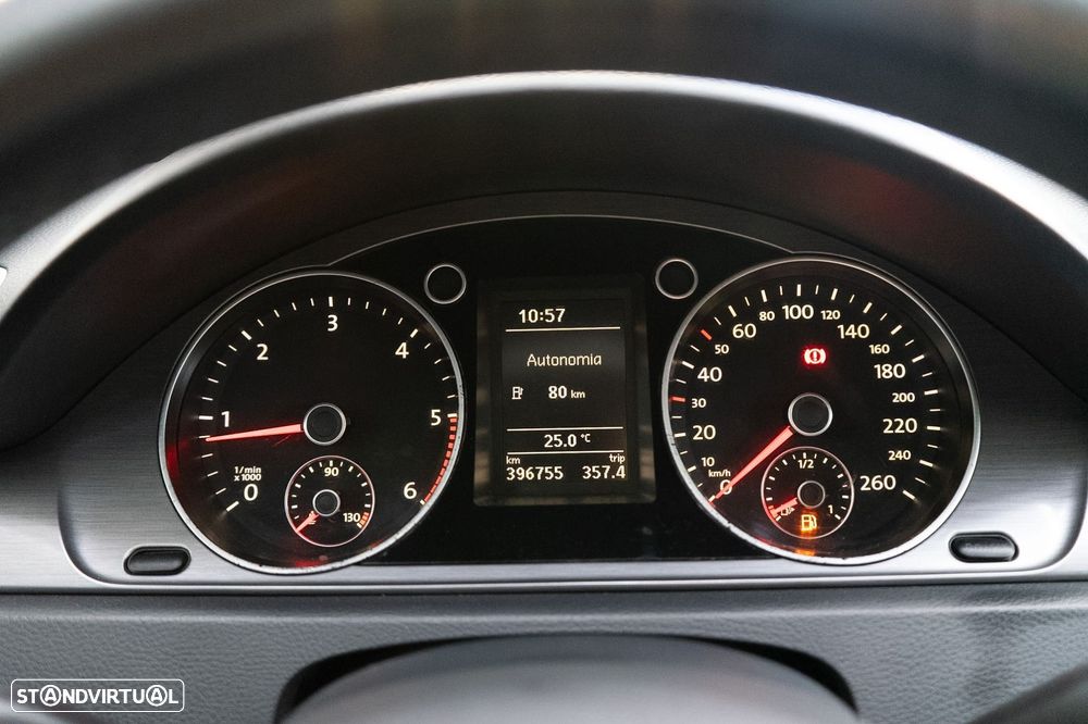 VW Passat Variant 1.6 TDI BlueMotion - 29