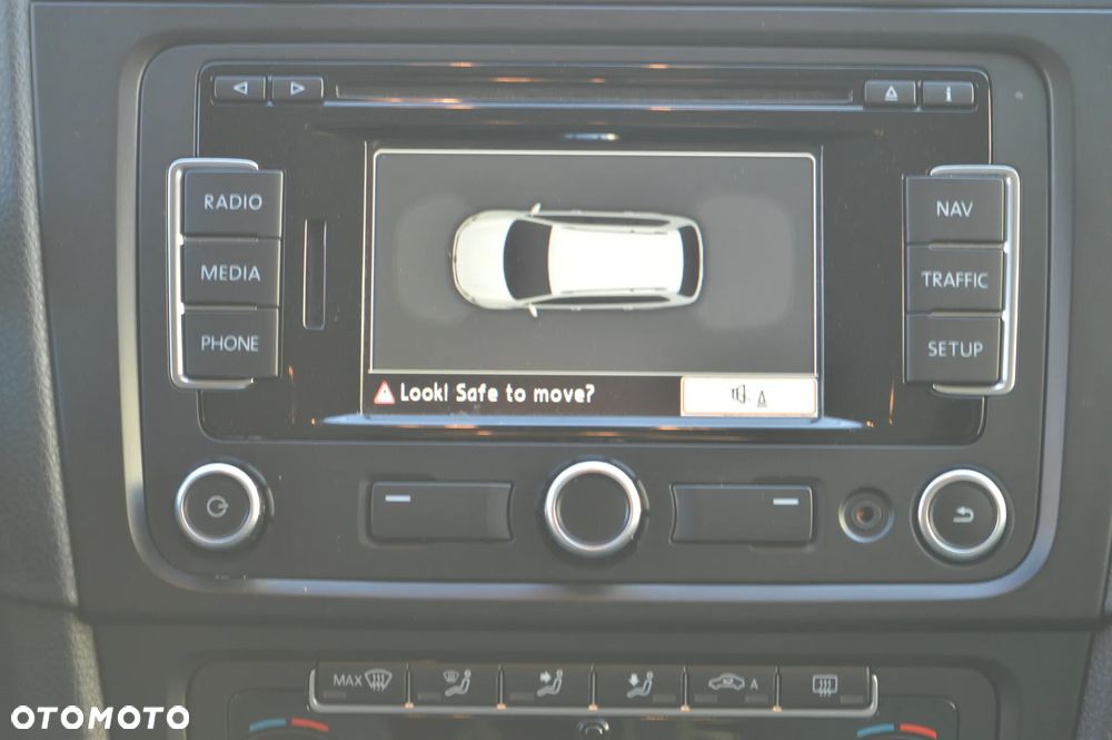 Volkswagen Golf 1.6 TDI DPF BlueMotion Technology Comfortline - 16