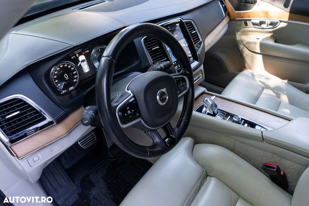 Volvo XC 90 - 10