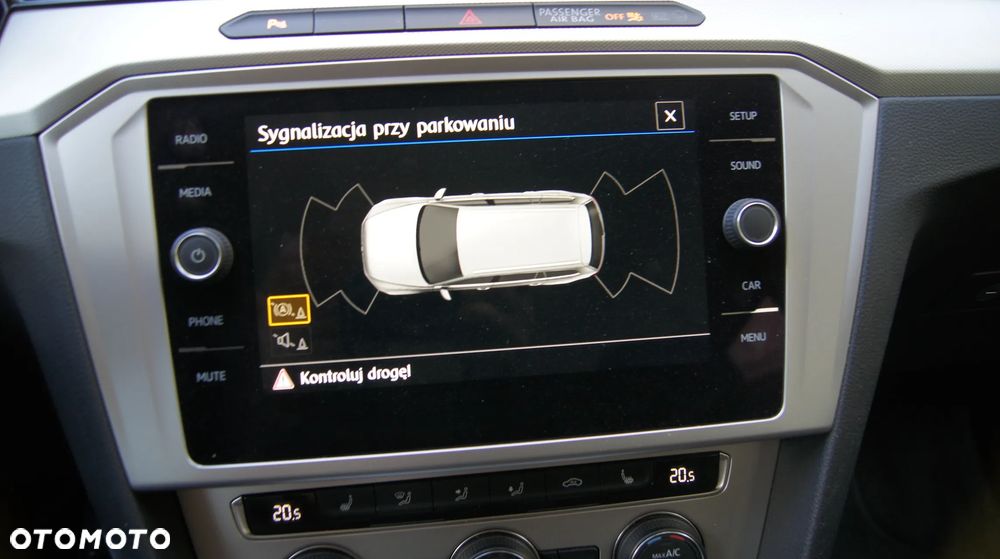 Volkswagen Passat 2.0 TDI (BlueMotion Technology) Comfortline - 23