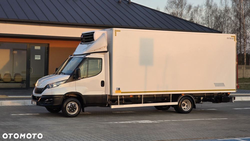Iveco IVECO DAILY 3.0 180KM 50C18 ❗❗ ZABUDOWA IZOTERMA 12 EP / CARRIER XARIOS 500 / MROŹNIA -25 +25 GRZANIE / ZASILANIE ZEWNETRZNE /  NOWE OPONY / WINDA DHOLLANDIA 1000KG / NAVI + KAMERA COFANIA / RADAR / CHŁODNIA / SERWIS ASO / 50c15 50c18 35c18 72c18❗❗ JAK NOWY❗❗ - 9