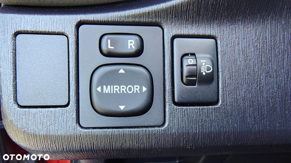 Toyota Yaris 1.33 Active - 27