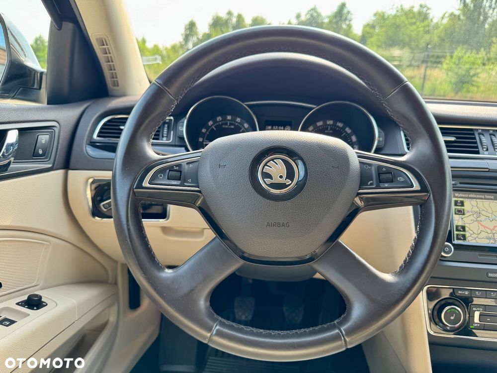 Skoda Superb 2.0 TDI L&K - 33