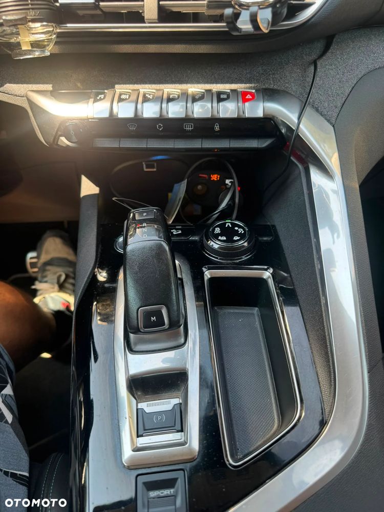 Peugeot 5008 PureTech 180 EAT8 Stop & Start Crossway - 21