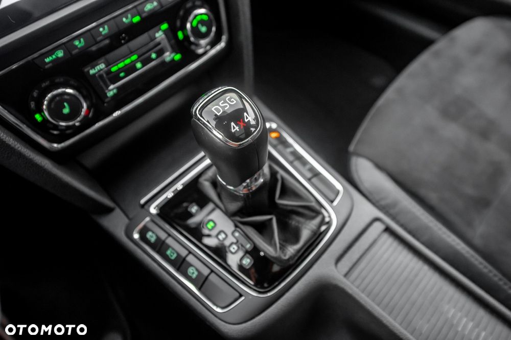 Skoda Superb 2.0 TDI Green tec 4x4 DSG L&K - 25