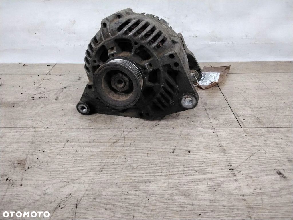 AUDI A4 B5 1.6 ALTERNATOR - 1