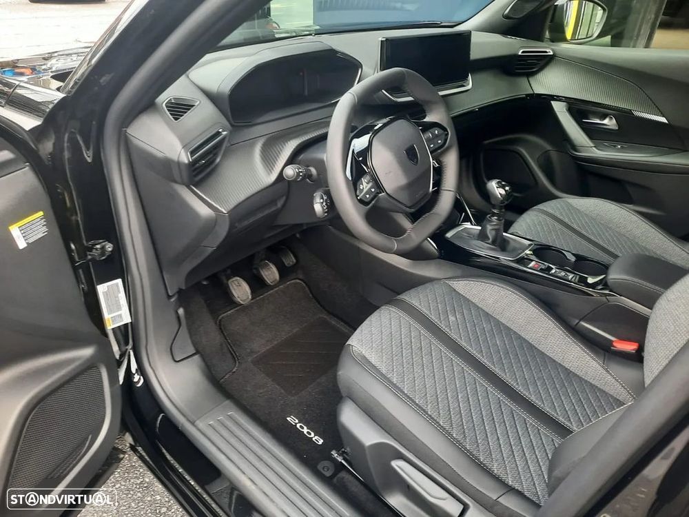 Peugeot 2008 1.2 PureTech Allure - 7