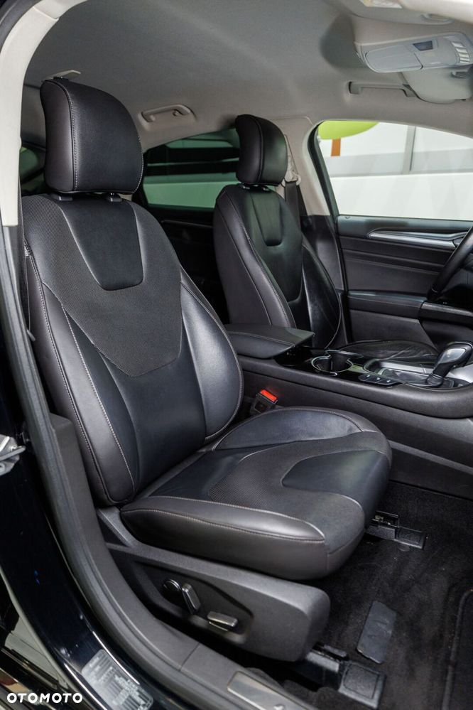 Ford Mondeo 2.0 TDCi Titanium PowerShift - 19