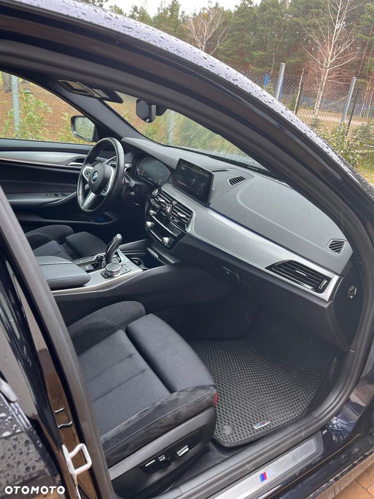 BMW Seria 5 520d xDrive - 6