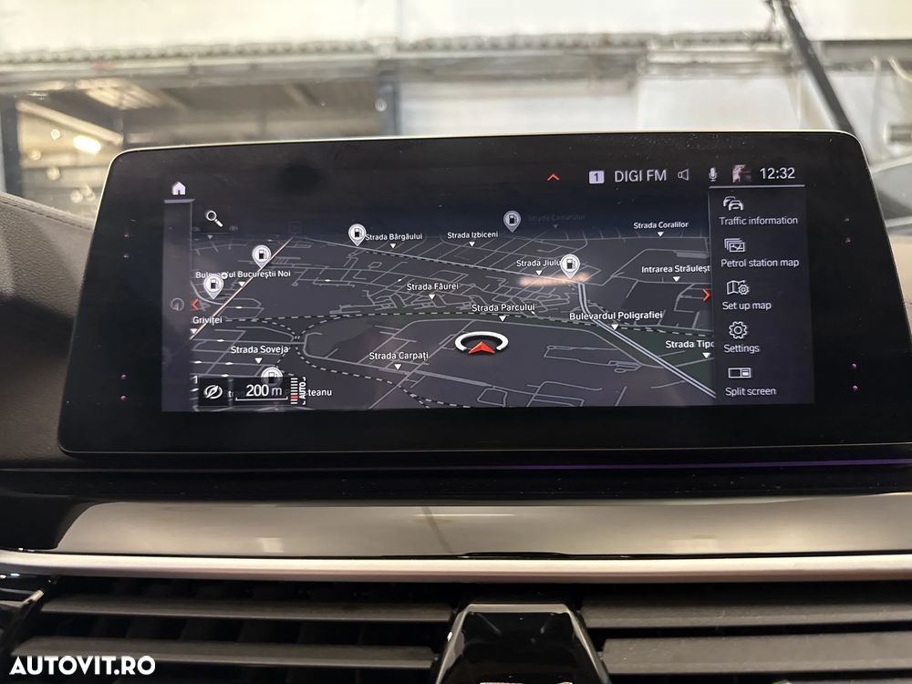 BMW Seria 5 530i Aut. Luxury Line - 25