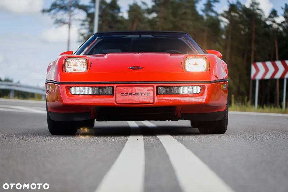 Chevrolet Corvette - 12