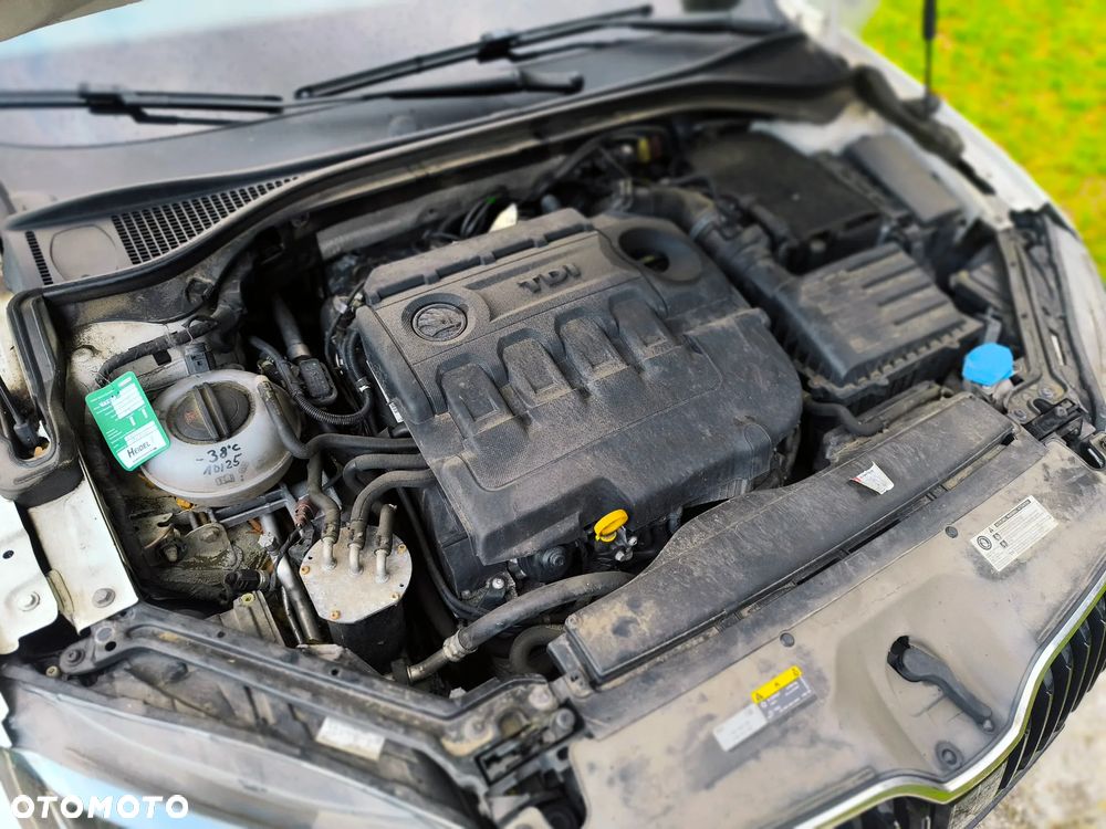 Skoda Superb 2.0 TDI L&K - 32