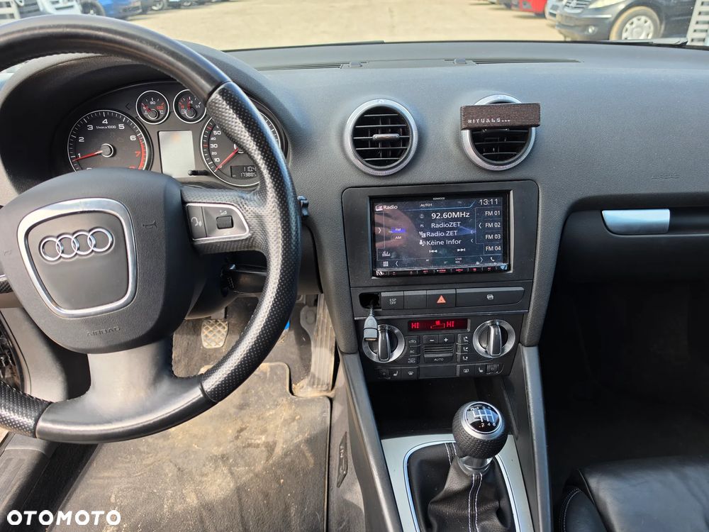 Audi A3 Sportback 1.8 TFSI Ambiente - 8