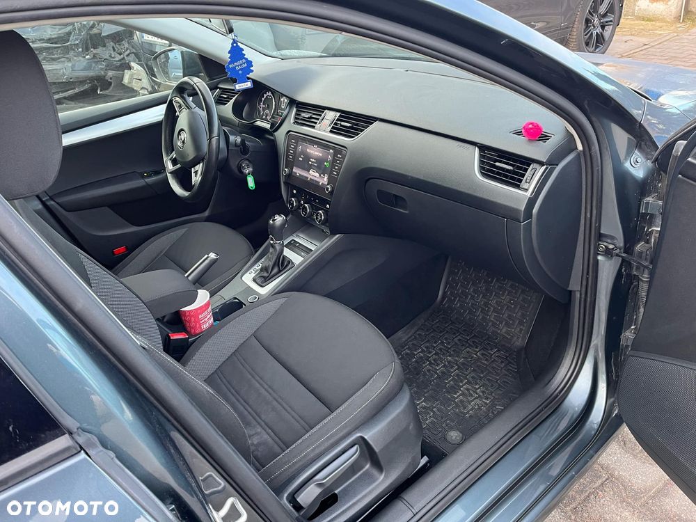 Skoda Octavia 2.0 TDI (Green tec) DSG Style - 6