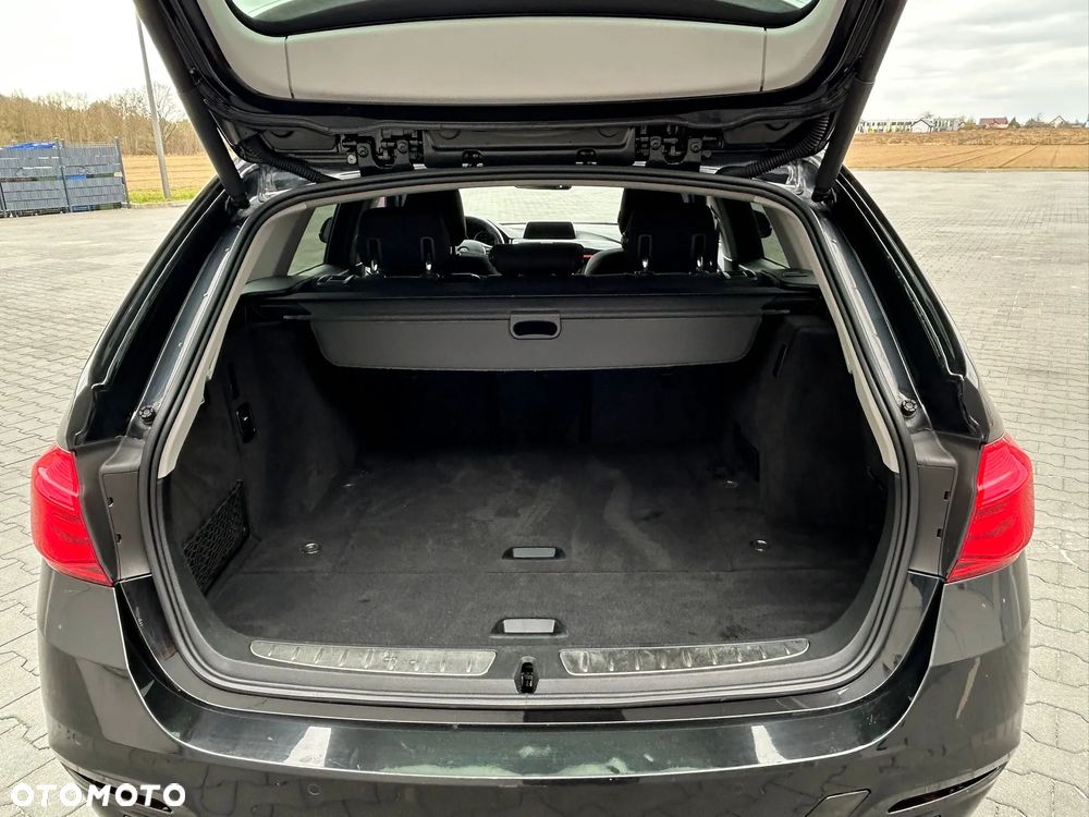 BMW Seria 3 320d Sport Line - 17