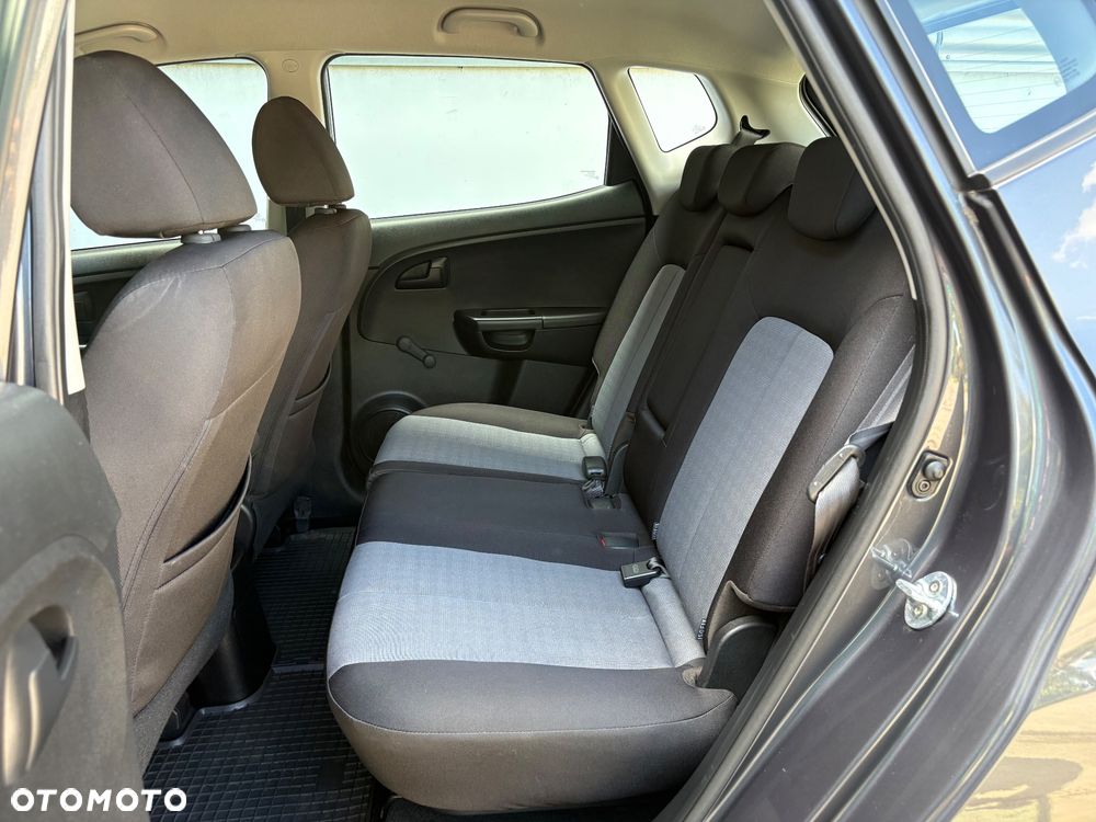 Kia Venga 1.4 L - 14