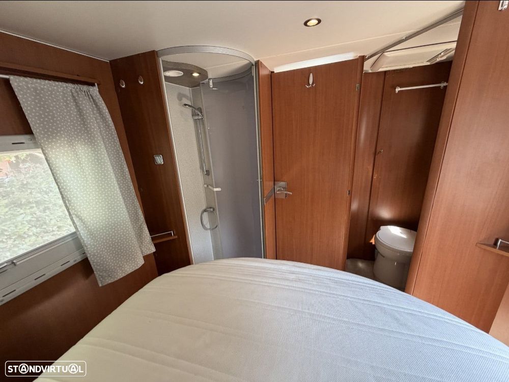 Chausson Welcome I 778 Cama central + Basculante + frigorífico 190L - 6