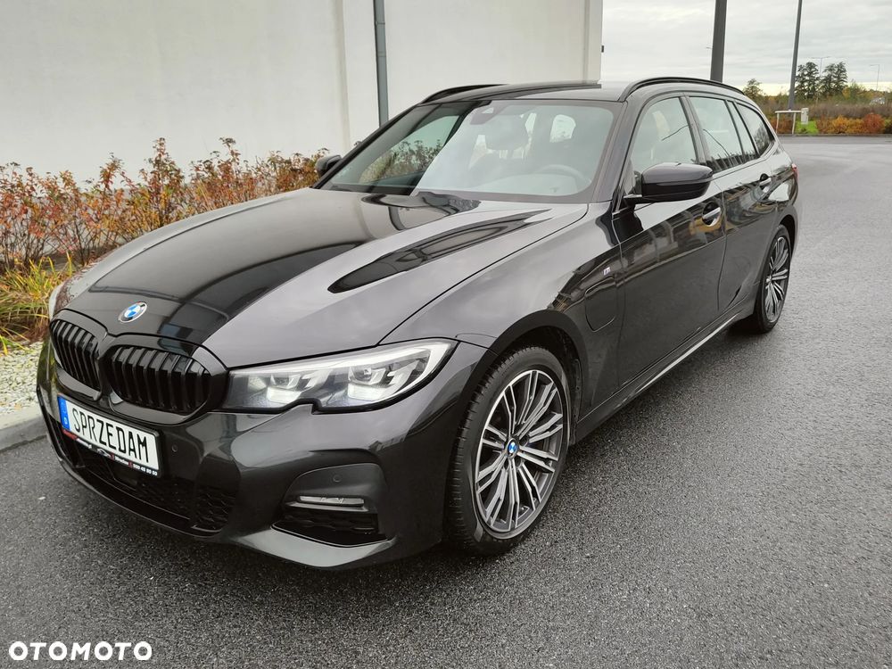 BMW Seria 3 330e Touring M Sport - 8