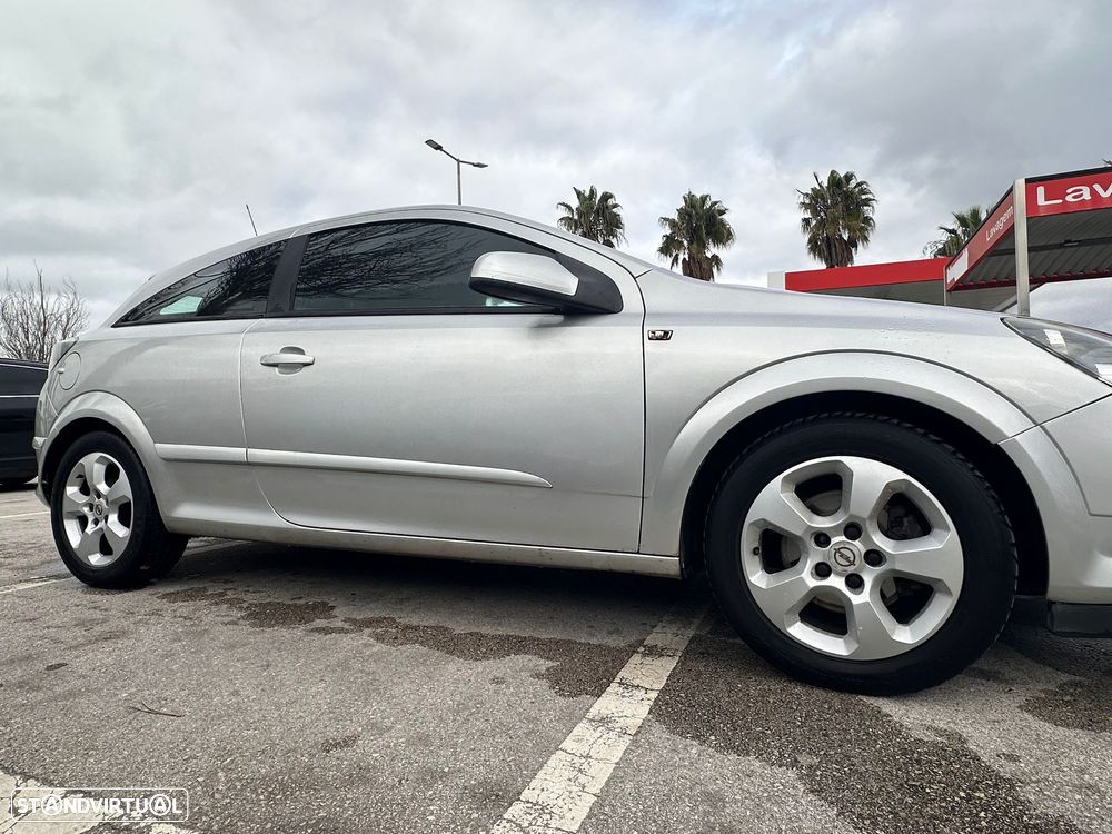 Opel Astra GTC 1.6 - 15