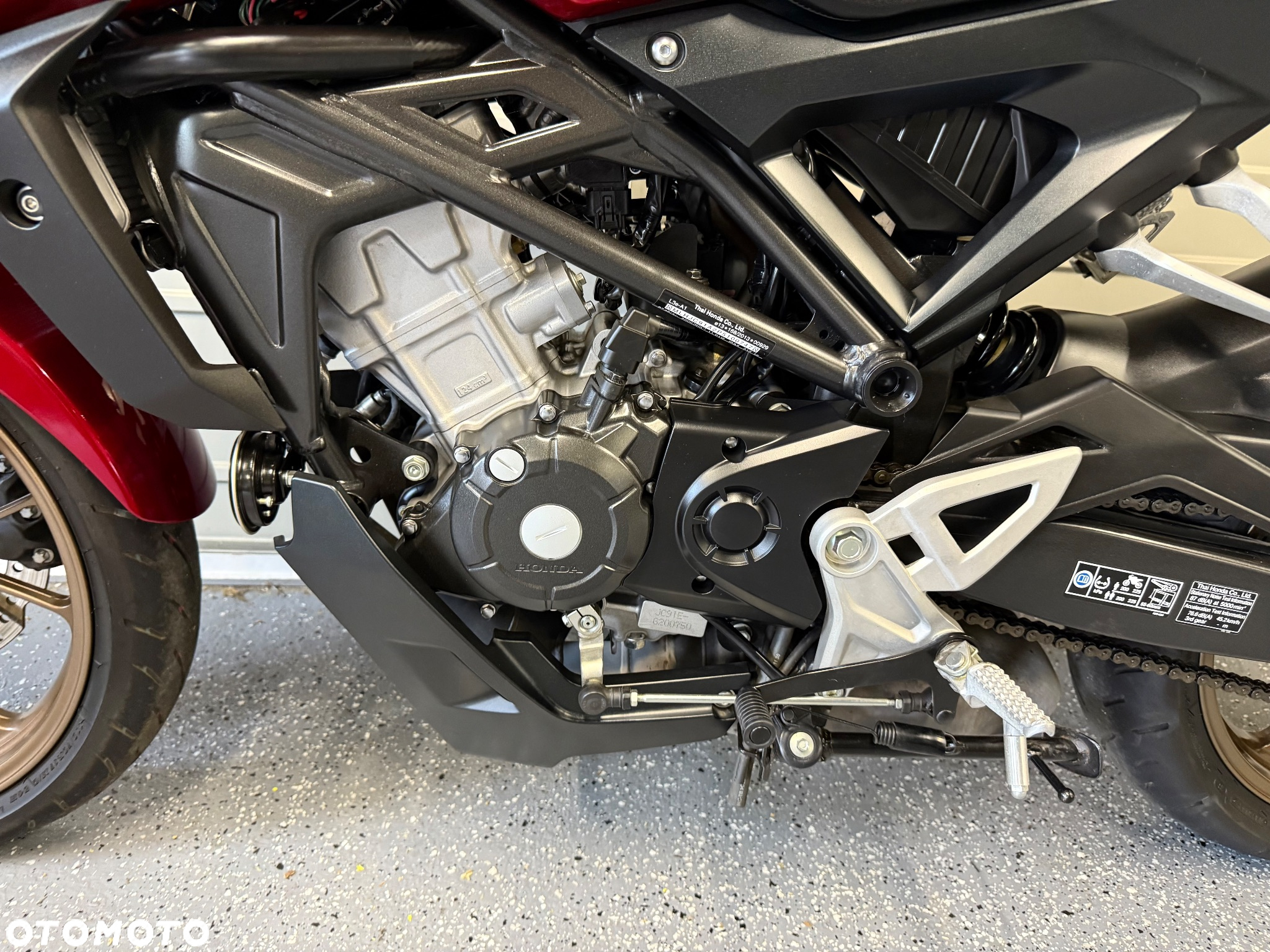 Honda CB - 12