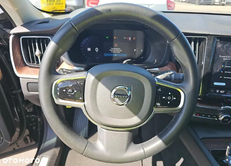 Volvo XC 60 B5 B AWD Plus Dark - 8