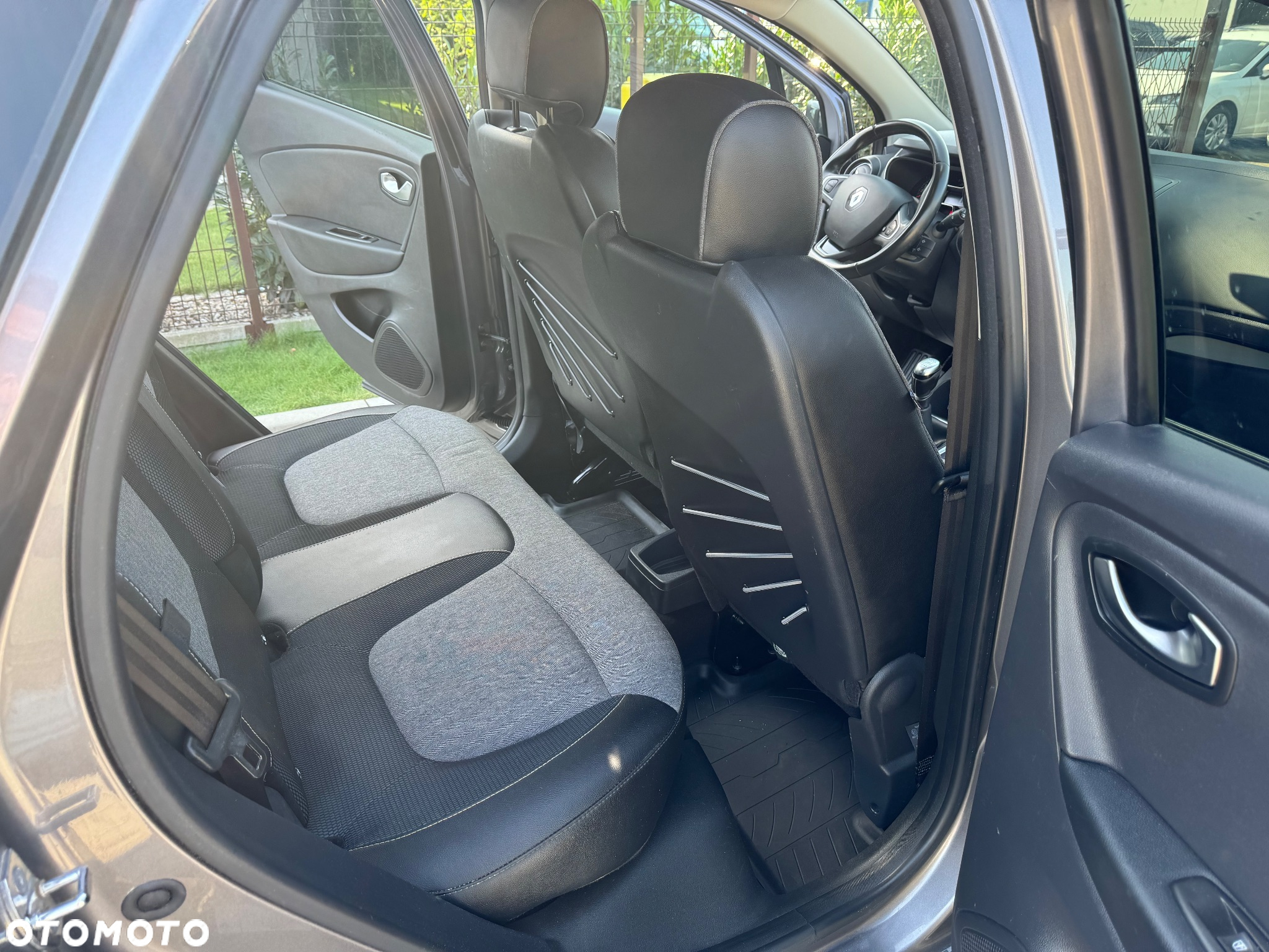 Renault Captur ENERGY TCe 120 Elysee - 23