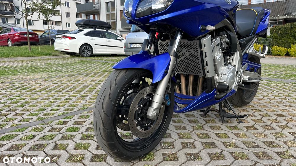 Yamaha FZS - 7