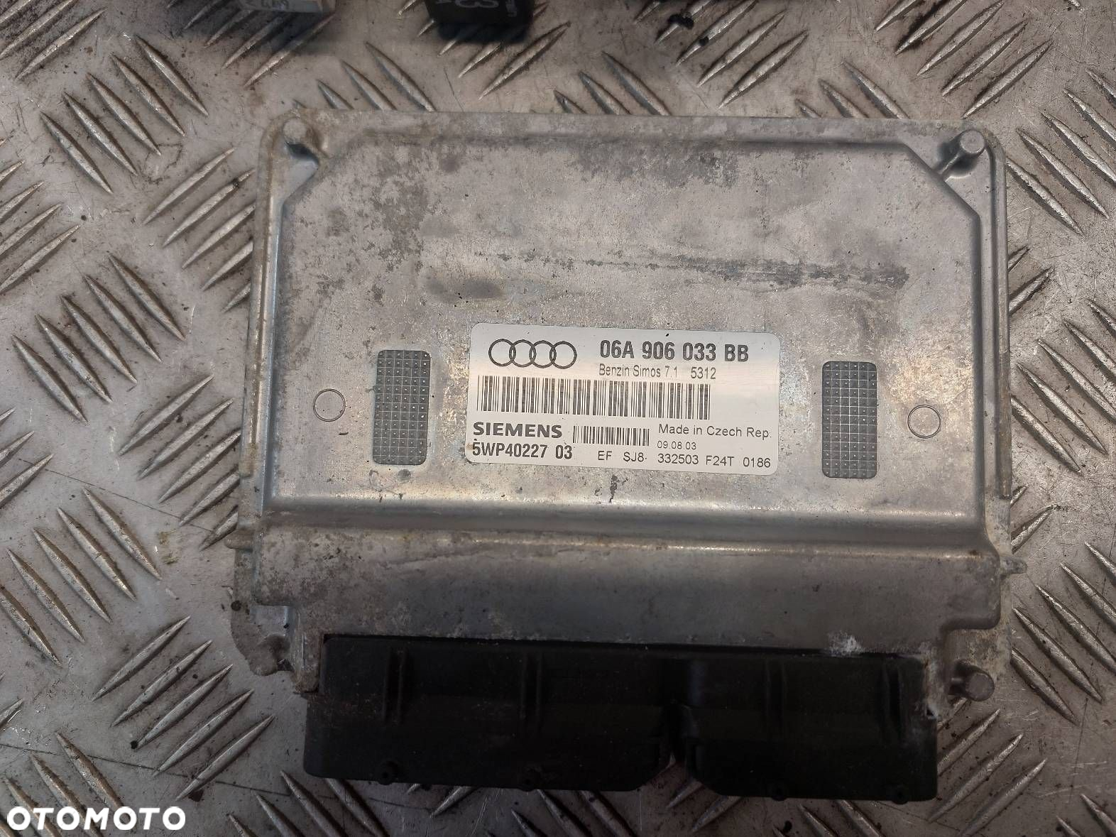 ZESTAW STARTOWY AUDI A3 8P 1.6 8V 06A906033BB - 2