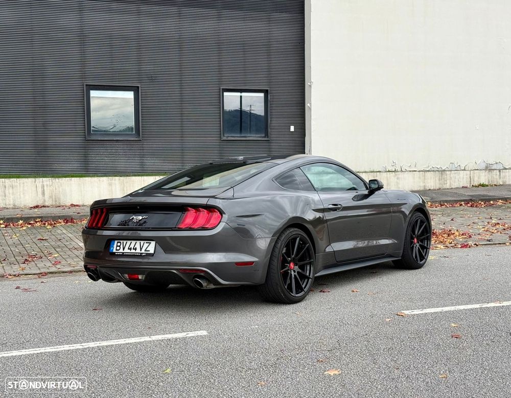 Ford Mustang 2.3 Eco Boost Aut. - 4