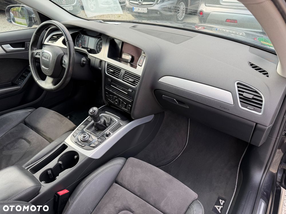 Audi A4 Limousine - 38