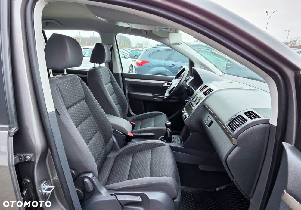 Volkswagen Touran - 20