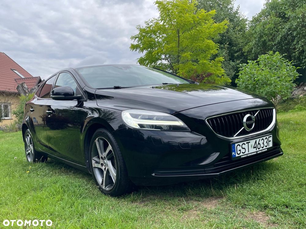 Volvo V40 D2 Drive-E R-Design Momentum - 1