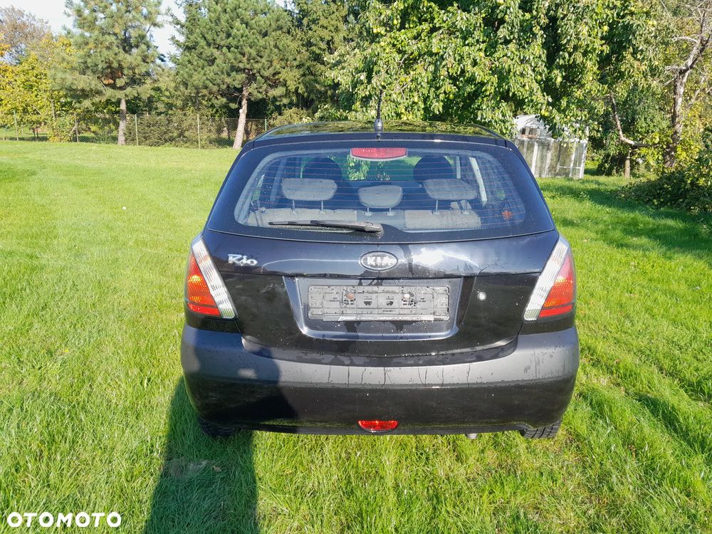Kia Rio 1.4 Base - 5